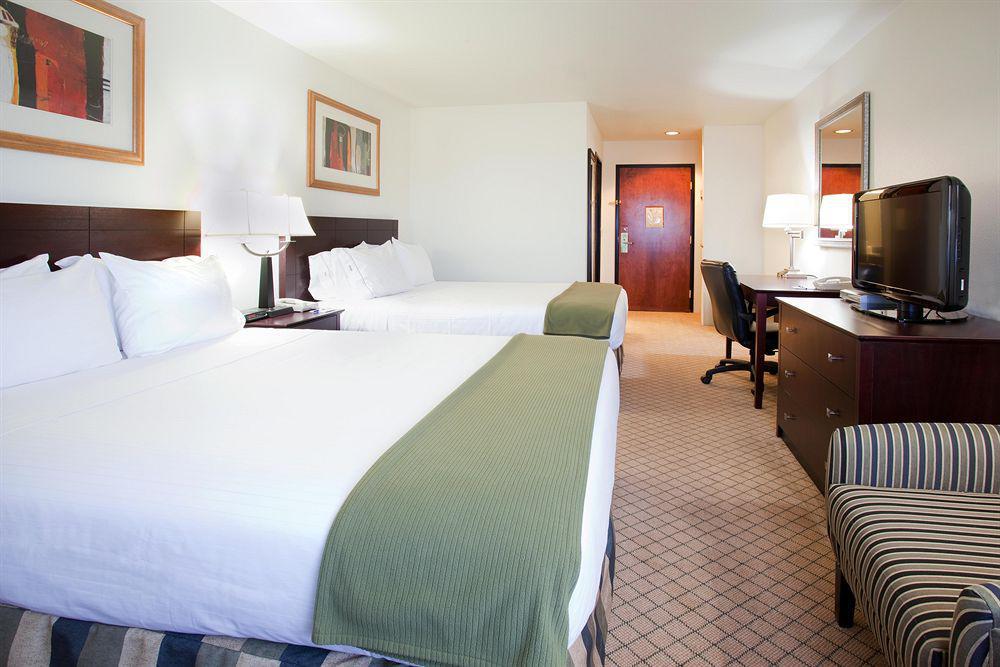 Holiday Inn Colorado Springs - Airport By Ihg Екстериор снимка