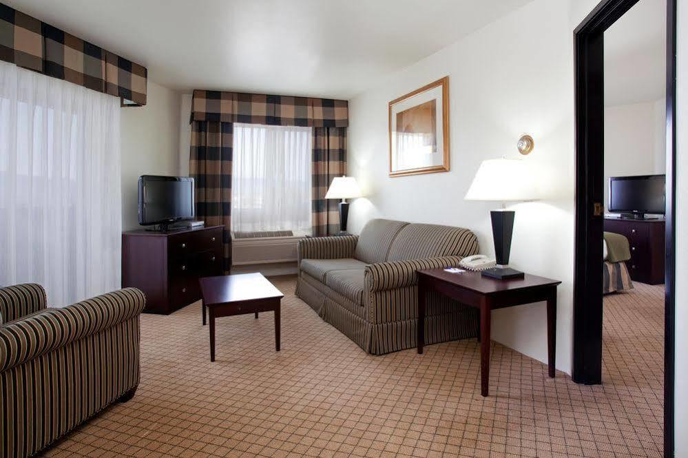 Holiday Inn Colorado Springs - Airport By Ihg Екстериор снимка