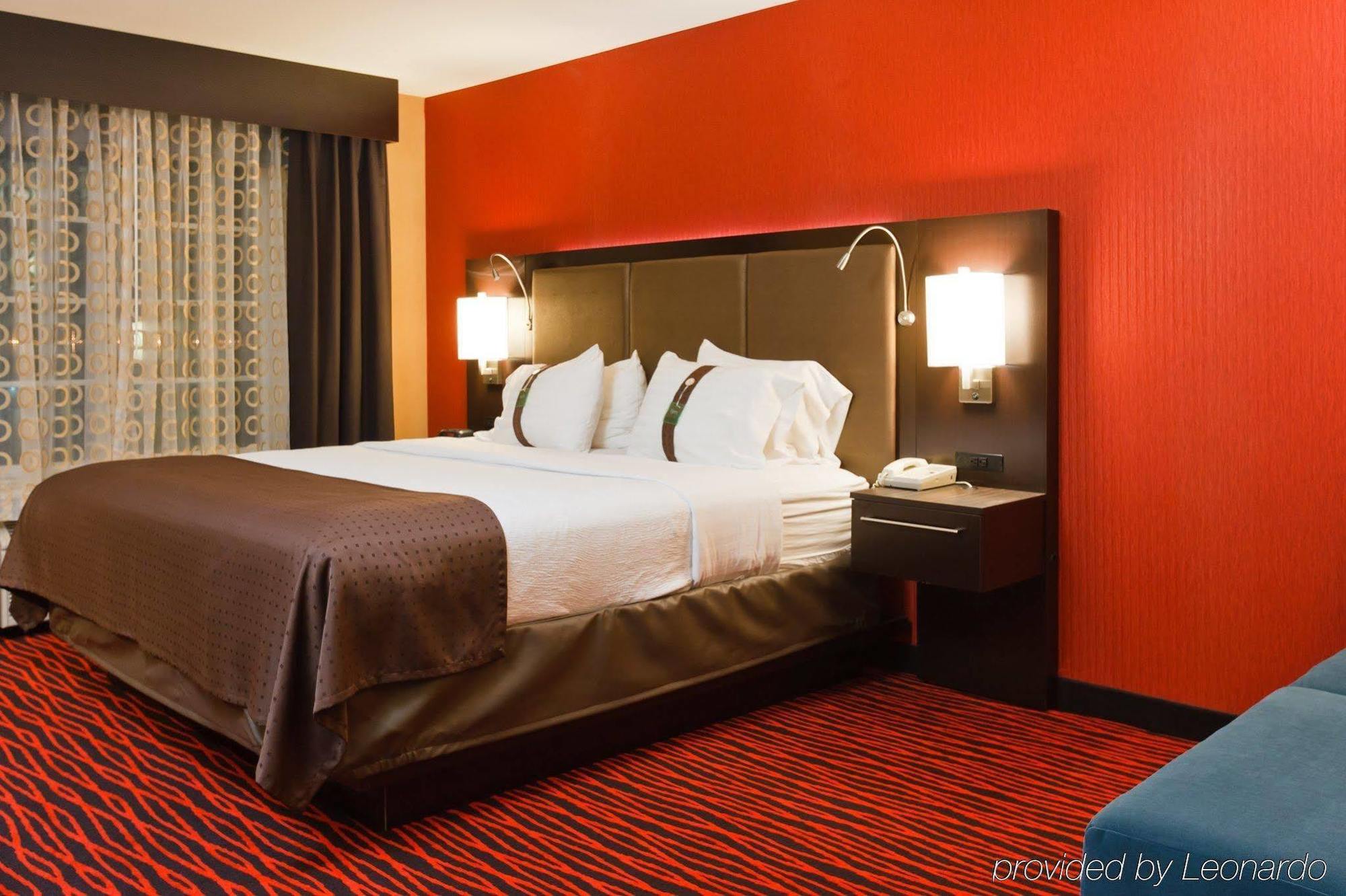 Holiday Inn Colorado Springs - Airport By Ihg Стая снимка